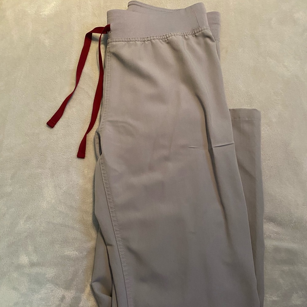 Figs bottom scrubs